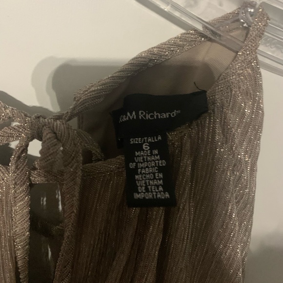 R&M Richards Gold Sleeveless Keyhole Neck Dress Size 6 Women’s Metallic Like New - Picture 5 of 7